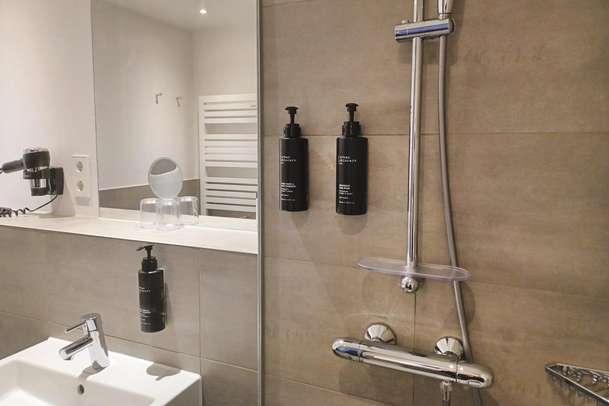 Studio Room